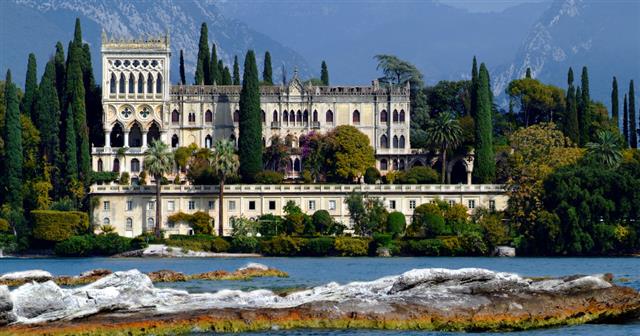 Mostra Ecce Pinocchio sull'isola del Garda